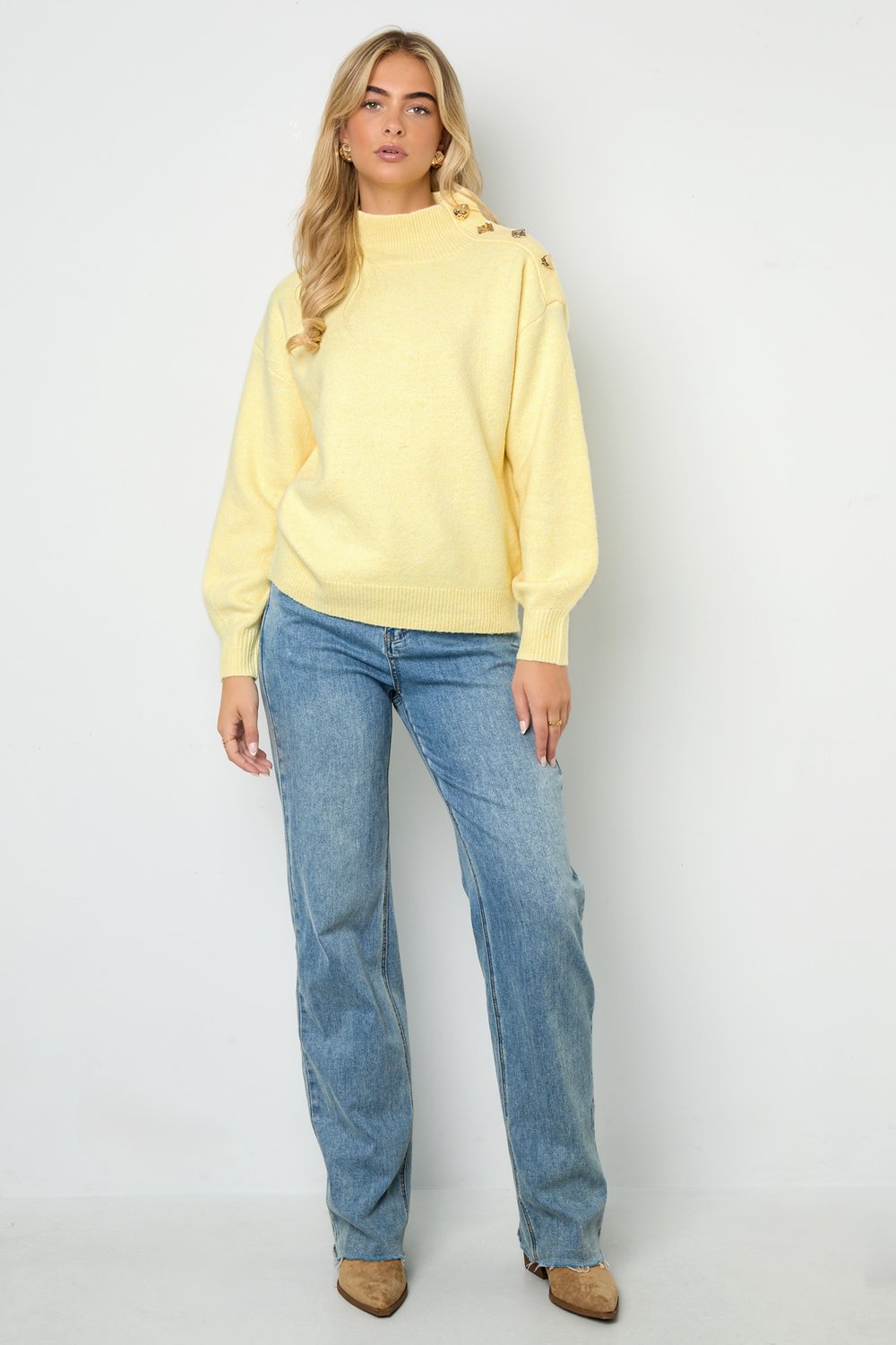 Sweater with buttons on the shoulder h5Picture5